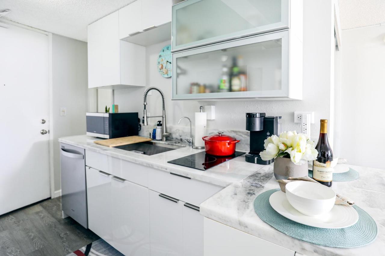 Beautifully Upgraded Studio Close To Waikiki Beach Lejlighed Honolulu Eksteriør billede